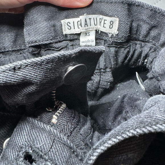 Signature 8 Ultra High Rise Short - Picture 4 of 5